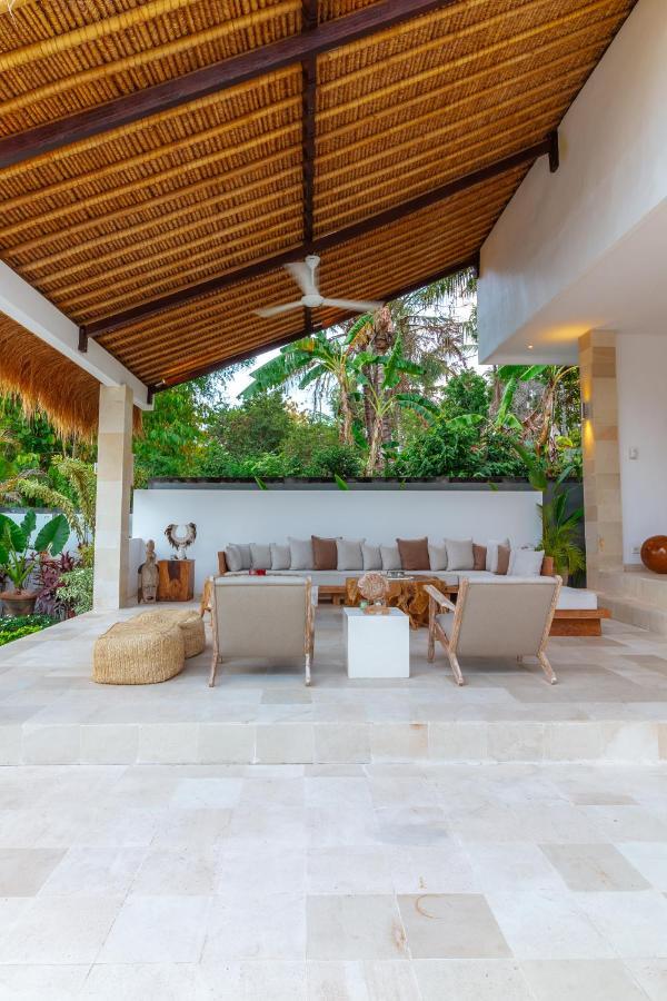 Villa Rasa Senang, With Private Cook And Pool Karangasem  Exterior photo