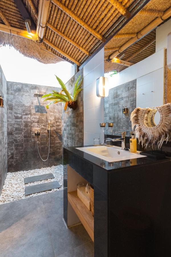 Villa Rasa Senang, With Private Cook And Pool Karangasem  Exterior photo
